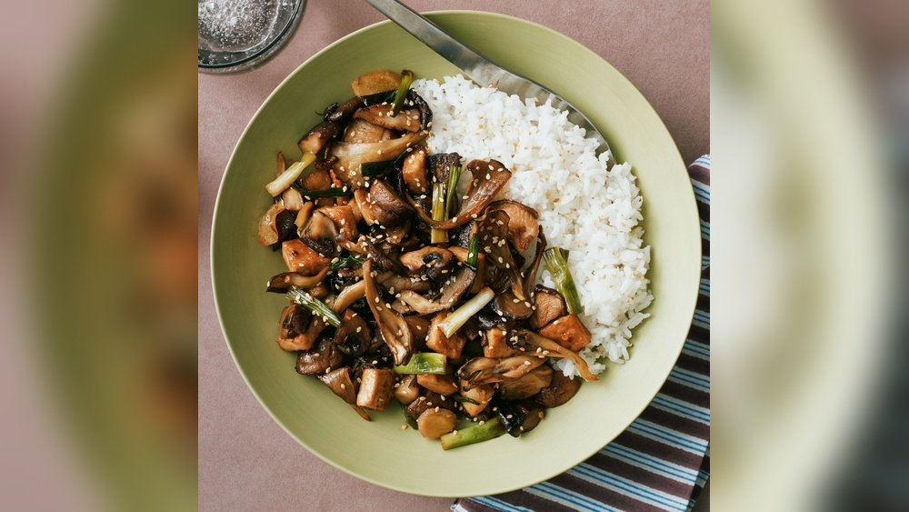 How to Cook With Maitake And Shiitake And Other Performance Mushrooms